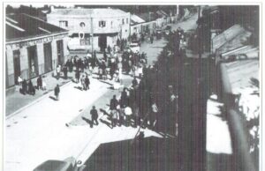 Calle 5 abril con Bilbao frente a la ferretería la herradura.