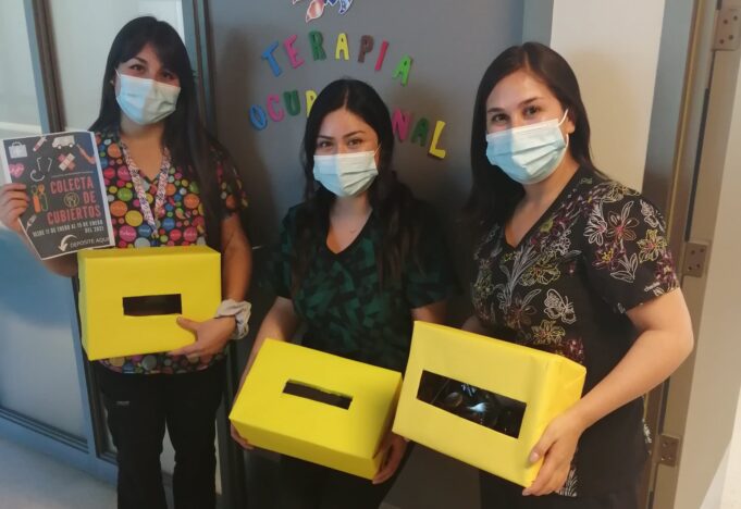 Unidad de terapia ocupacional de hospital Pitrufquén provee cubiertos adaptados a pacientes hospitalizados con dificultades en extremidades superiores