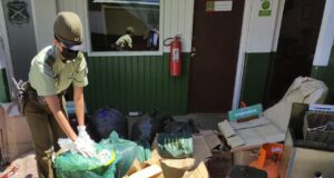 Carabineros de Padre Las Casas Detiene a Dos Sujetos por Robo a Camión de Mudanzas