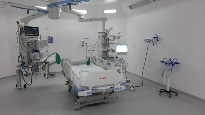 Complejo Asistencial Padre Las Casas sumará más camas críticas ante alza de contagios de COVID-19