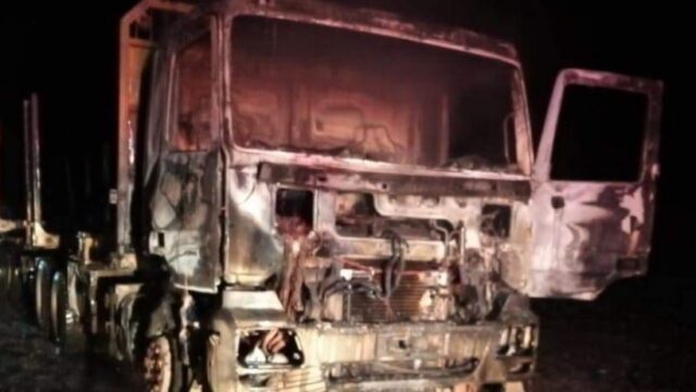 Tres camiones destruidos dejó ataque incendiario en la ruta Imperial-Carahue