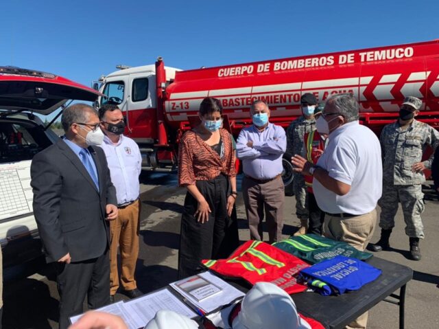 En Temuco Coordinan Funcionamiento de Punto de Abastecimiento Para Aviones que Combaten Incendios Forestales