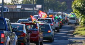 Con Multitudinaria Caravana Jacqueline Romero Lanzó Candidatura A Alcaldesa Por Pitrufquén