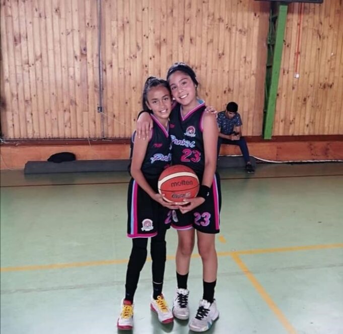 Deportistas de Loncoche Fueron Seleccionados por Club de Básquetbol de Estados Unidos Tras Mostrar Talentos en la Red