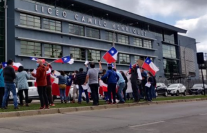 50 días de huelga legal; funcionarios de liceo de Temuco acusan nulo avance