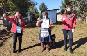 Adultos mayores de Toltén aspiran a mejorar su calidad de vida tras recibir títulos de dominio en sus hogares