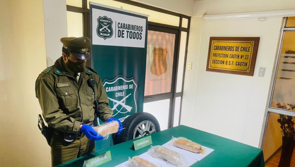 Carabineros del OS-7 “Araucanía” con Perro Antidrogas decomisan más de 2 Kilos de Droga: Detenidos Quedan en Prisión Preventiva