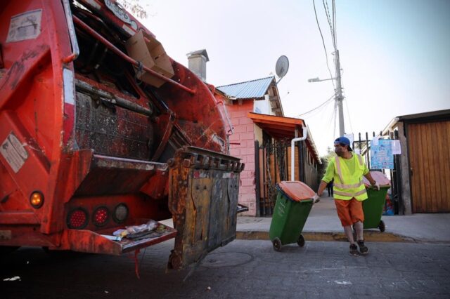Subdere entregará un millón de pesos para los recolectores de basura de La Araucanía