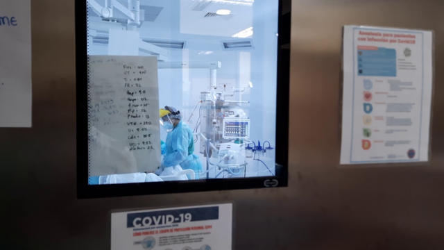 Lonco recibe atención de Machi en UCI del Complejo Asistencial Padre Las Casas