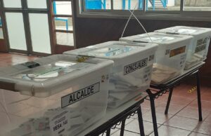 Candidatos a alcalde por Pitrufquén expectantes a la espera del conteo de votos