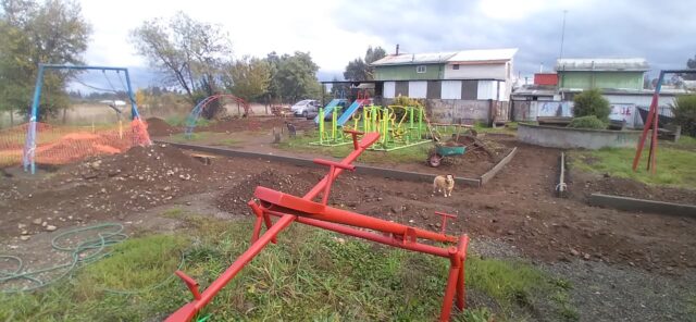 Trabajan en la recuperación de la plaza de villa «El Bosque» Freire