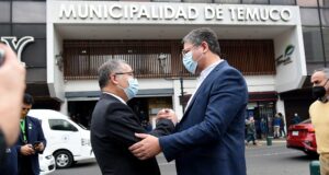 Alcalde de Temuco realiza saludo protocolar y recibe a la nueva autoridad comunal electa