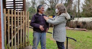 Adultos mayores de sector rural de Pitrufquén son favorecidos con importante ayuda social