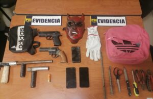 Tres hombres detenidos por manipular arma de fuego en la vía pública de Angol