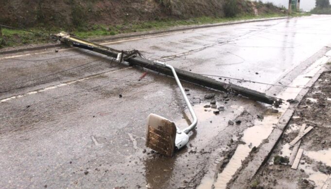 Más de 86 mil viviendas han sufrido interrupciones del suministro eléctrico por postes chocados