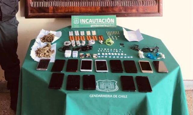 Encuentran celulares y droga en basureros de la cárcel de Temuco