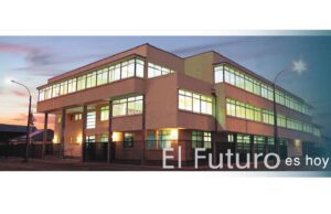 Estudiantes del Liceo Bicentenario Politécnico Pitrufquén contarán con nuevas herramientas para sus estudios a distancia