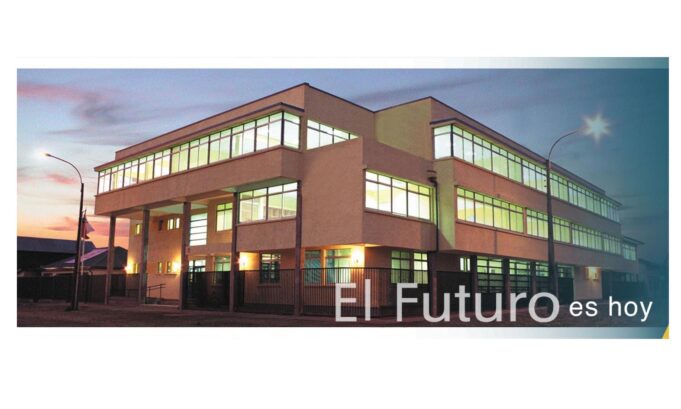 Estudiantes del Liceo Bicentenario Politécnico Pitrufquén contarán con nuevas herramientas para sus estudios a distancia