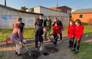 Subdere financiará cambio de la plaza Los Conquistadores de Angol y anuncia paneles fotovoltaicos para sector rural