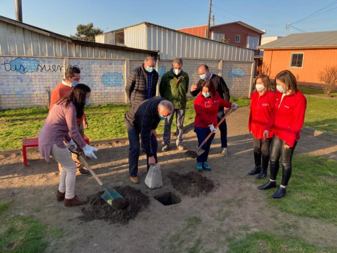 Subdere financiará cambio de la plaza Los Conquistadores de Angol y anuncia paneles fotovoltaicos para sector rural