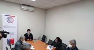 Sostenedor y funcionarios del Liceo Camilo Henríquez logran acuerdo para dar término a la huelga legal