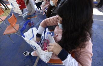 Reclusas de La Araucanía recibirán donación de artículos de higiene personal