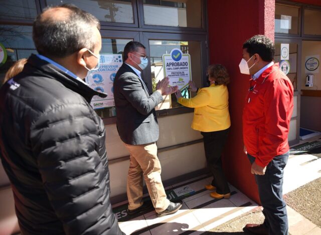Complejo educacional Amanecer de Temuco reabre sus puertas e inaugura cancha techada