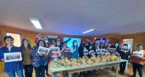 Mujeres de Imperial se certifican en aprendizaje y elaboración de alfarería mapuche