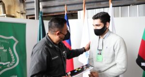 Gendarmería entrega implementos deportivos y útiles escolares a privados de libertad en Villarrica y Angol