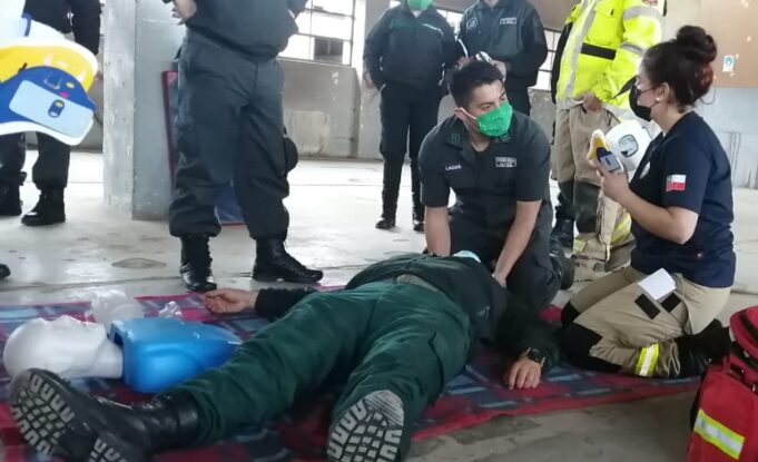 Funcionarios de gendarmería se capacitan en manejo de situaciones de emergencia