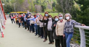 Adultos mayores de Villarrica conocen experiencia del Centro Integral de Curacautín