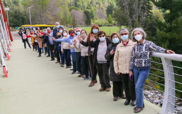 Adultos mayores de Villarrica conocen experiencia del Centro Integral de Curacautín