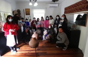 Estudiantes de Escuela Los Perales visitan Museo Sergio San Martín de Gorbea