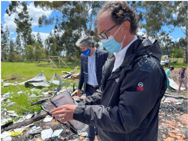 Ministro Figueroa visita escuela siniestrada en Perquenco y se reúne con directores de establecimientos víctimas de ataques incendiarios