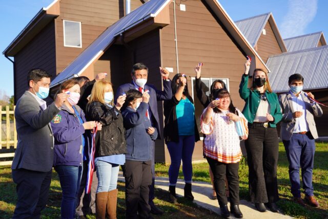 Loncoche: Entregan 58 viviendas que dan vida a la Villa Canto del Estero en Huiscapi