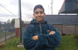 Joven pitrufquenino se destaca en el tenis de mesa