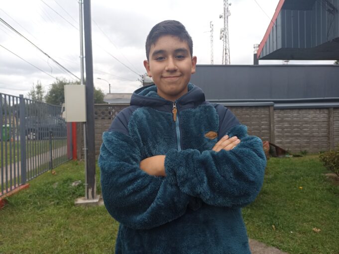 Joven pitrufquenino se destaca en el tenis de mesa