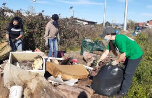 Jóvenes de Pitrufquén realizan exitosa jornada de limpieza eliminando microbasural