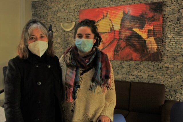 Seremi Jeannette Paillan llama a proteger la Piedra Sagrada Retxicura de Villarrica