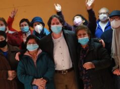 Adultos mayores de Temuco valoran rebaja en el precio de la parafina