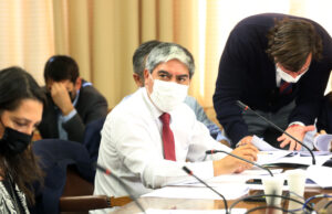 Gorbea: Diputado Henry Leal denuncia que Escuela Municipal Los Perales permanece sin calefacción desde hace un mes