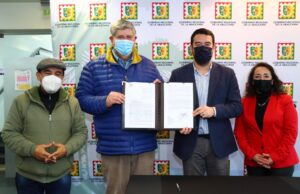 Gobernador de La Araucanía firma mensaje para adquisición y reposición de maquinaria vial para el sector rural de Villarrica