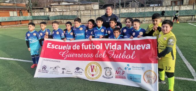 Más de 50 niños le están dando vida a la Escuela de Fútbol Rural «Vida Nueva» en Villarrica