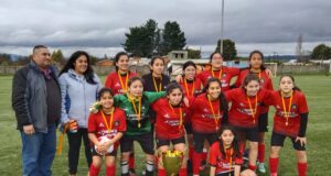 Mujeres de Villarrica festejaron título en Fútbol 7 de Cholchol