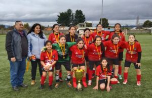 Mujeres de Villarrica festejaron título en Fútbol 7 de Cholchol