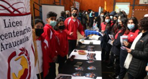 Escuela de Villarrica realiza exitosa primera “Feria de Enseñanza Media”