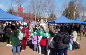 Estudiantes de Lastarria se suman a la campaña “Junta tus tapitas”