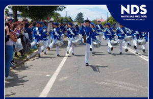 Acto cívico y desfile aniversario Villa Comuy