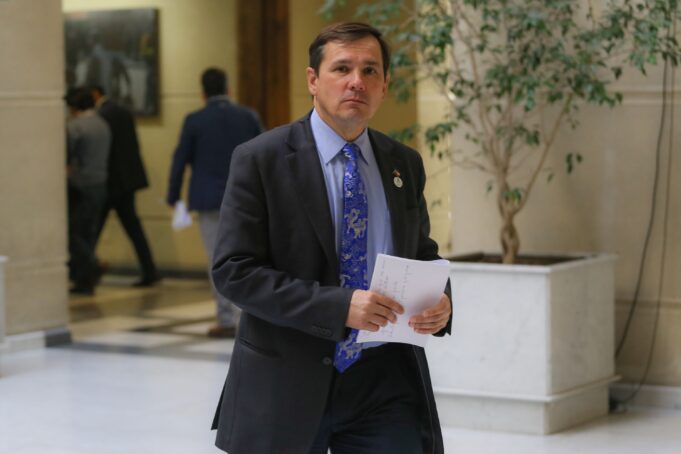 Diputado Rathgeb trabaja en proyecto para dar mayor seguridad a manipuladoras de alimentos