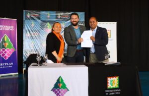 Gobernador regional firma mensaje para el recambio de más de 600 luminarias para Galvarino